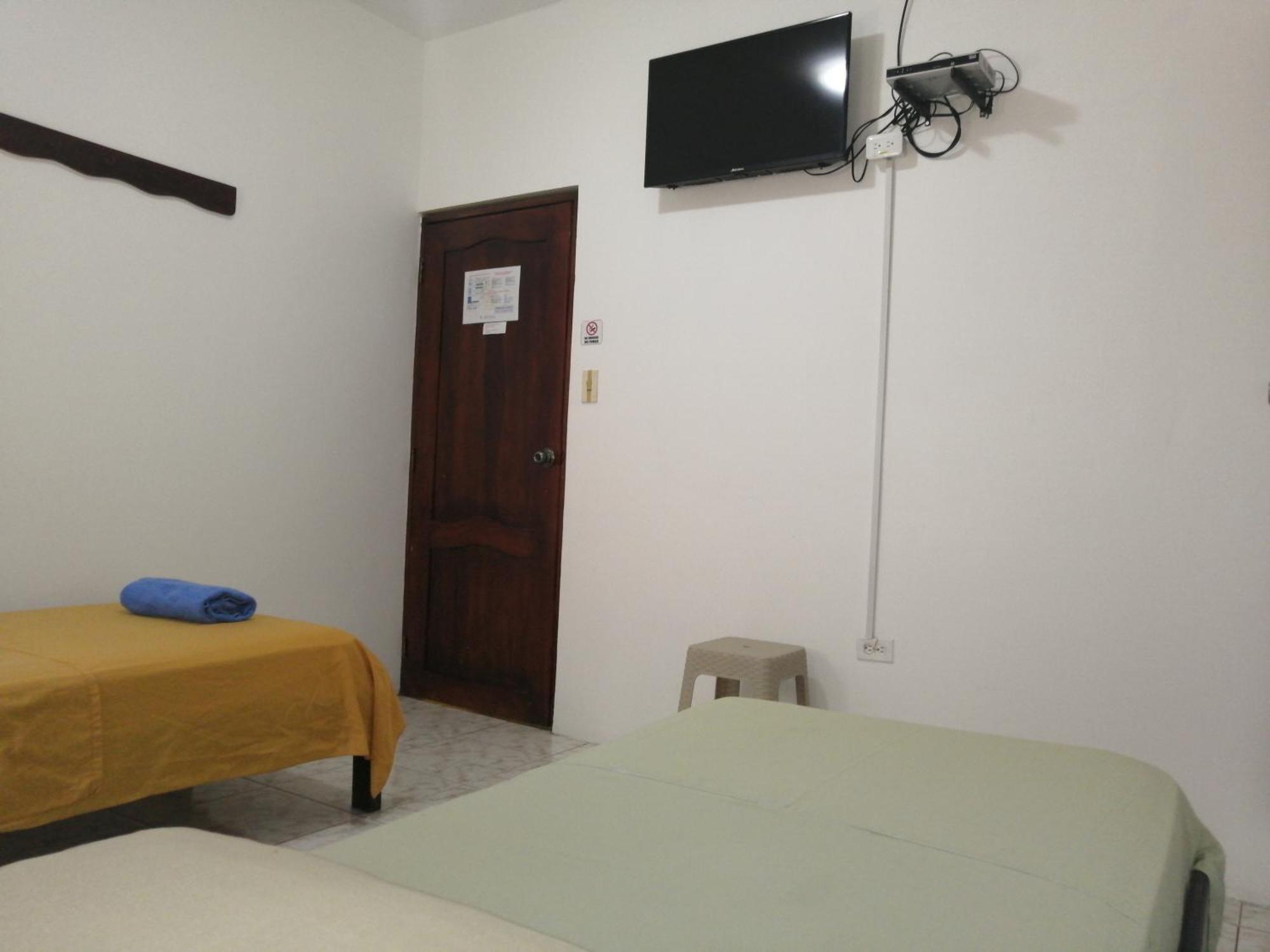 Hostal La Casa De Luis Puerto Baquerizo Moreno Exteriér fotografie