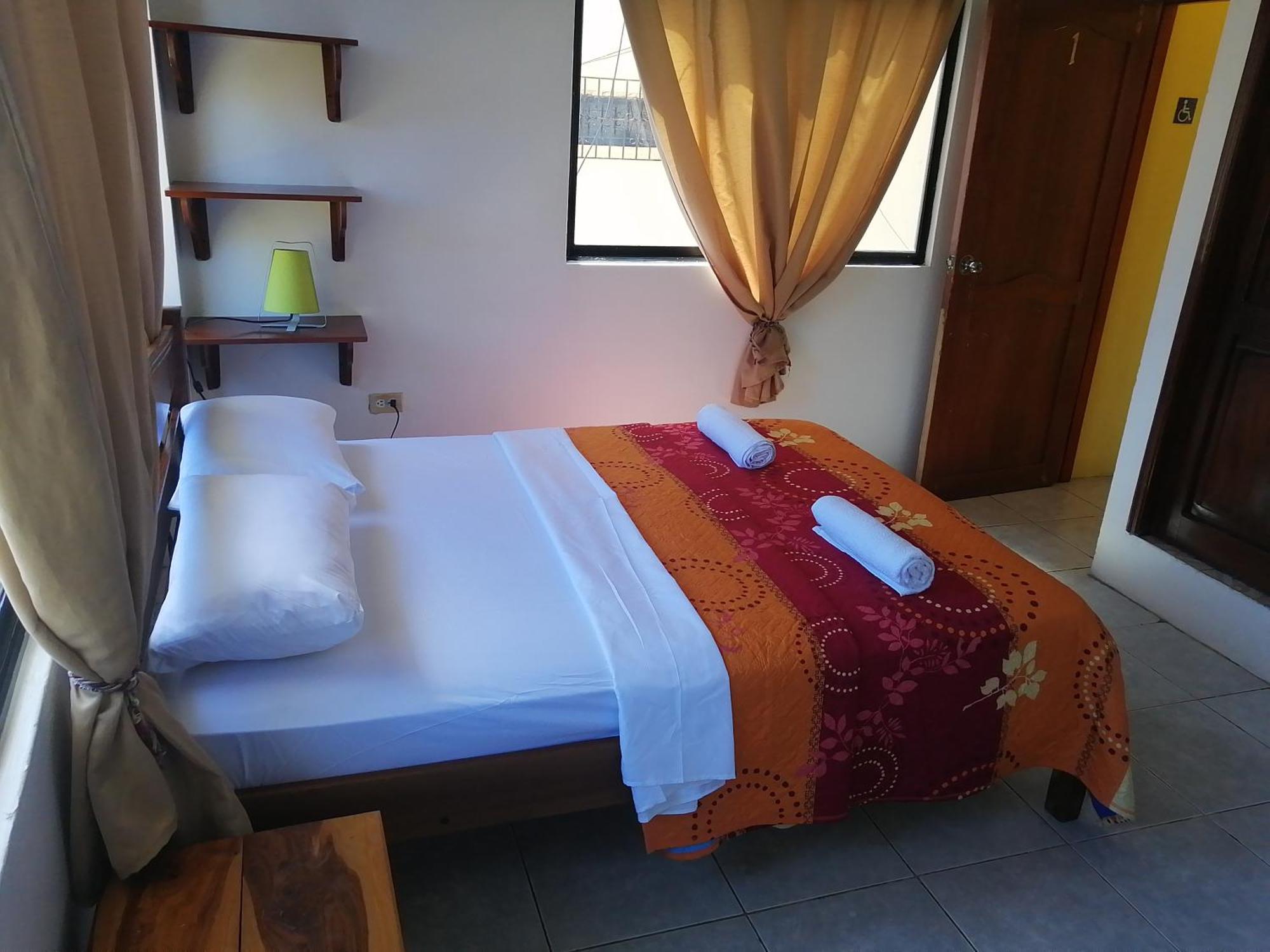 Hostal La Casa De Luis Puerto Baquerizo Moreno Exteriér fotografie
