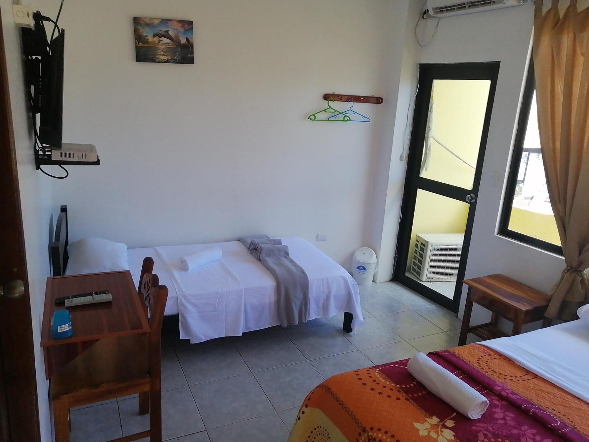 Hostal La Casa De Luis Puerto Baquerizo Moreno Exteriér fotografie