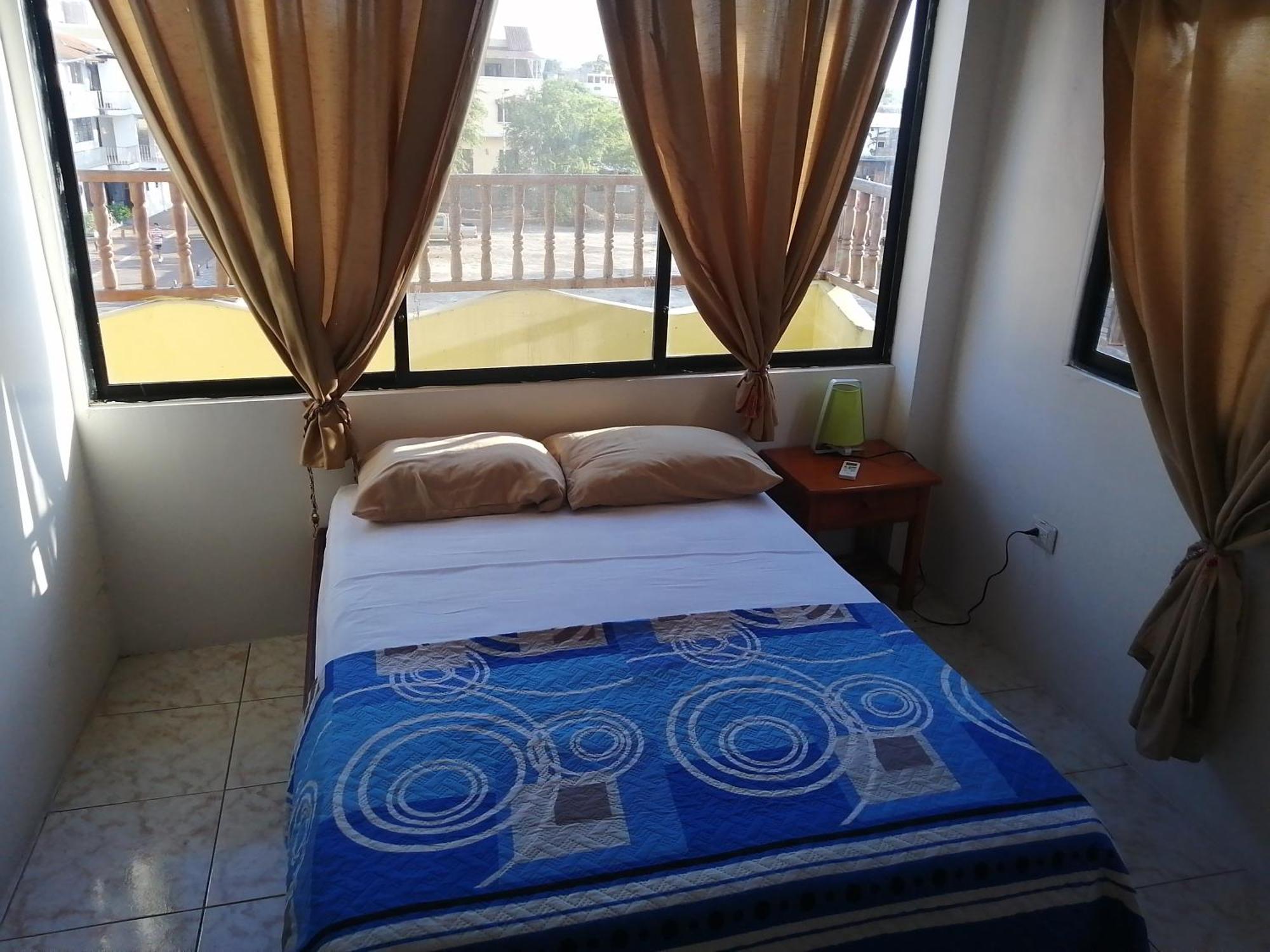 Hostal La Casa De Luis Puerto Baquerizo Moreno Exteriér fotografie