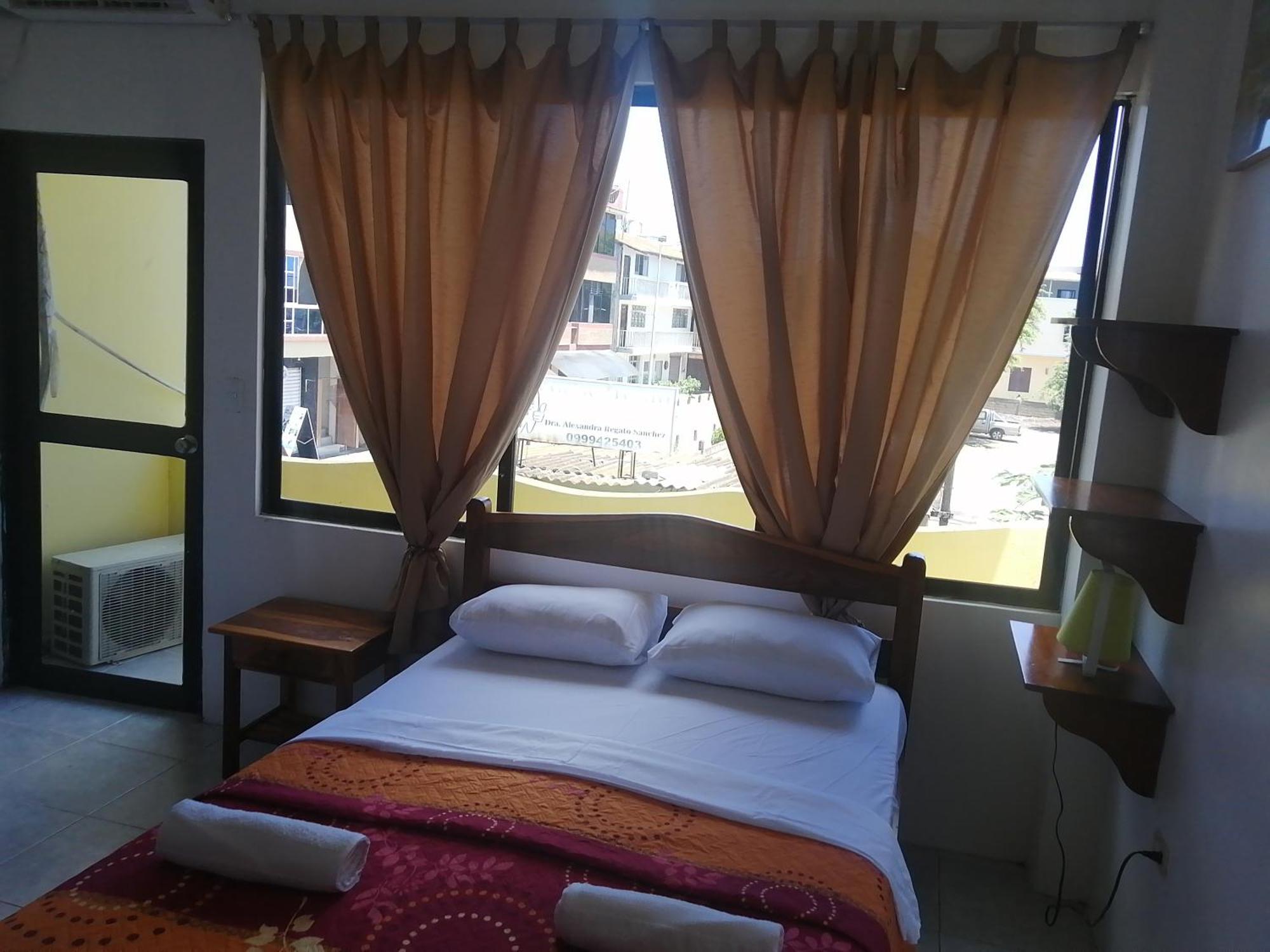 Hostal La Casa De Luis Puerto Baquerizo Moreno Exteriér fotografie